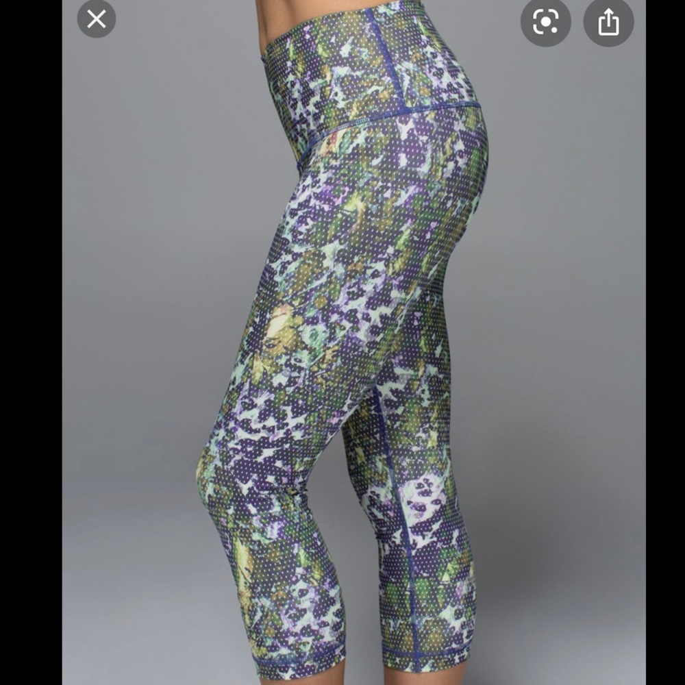 Lululemon Luxtreme High Rise Tight in Floral Dot